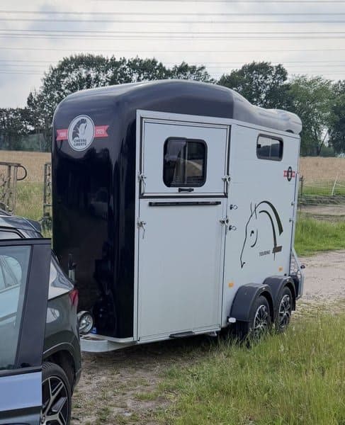 Multimarca Cheval Liberté Touring Country con guadarnés y salida frontal, con garantía