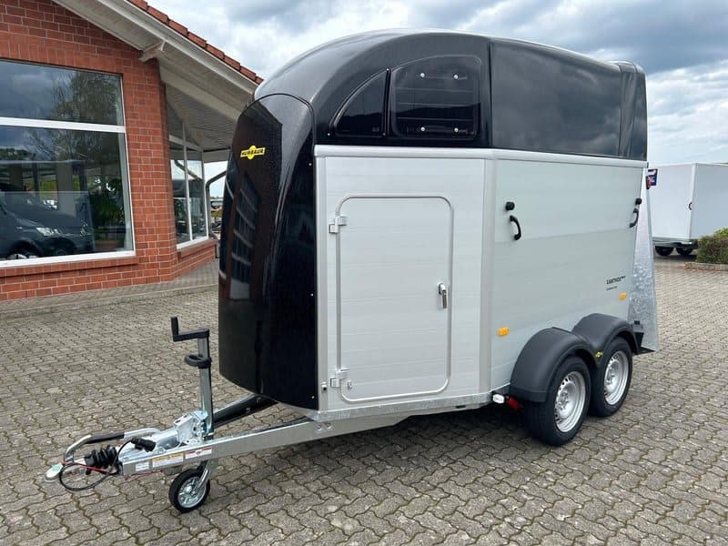 Humbaur Humbaur Xanthos Aero 2400, 2,4 t, con guadarnés, 100 km/h, negro