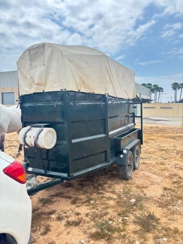 Remolque Caballos Van de ocasión para dos caballos con matrícula roja