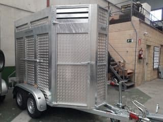 Remolque Caballos Remolque para vacas o caballos, plaza y media