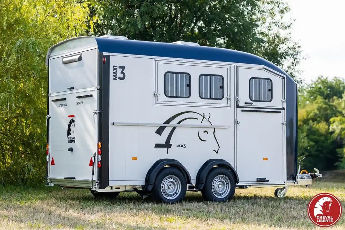 Cheval Liberté remolque premium para 3 caballos